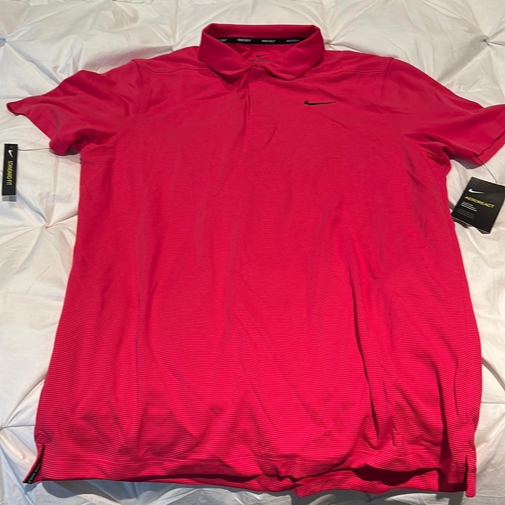 Nike golf Aeroreact ss shirt. Size men’s medium, pink and NWT